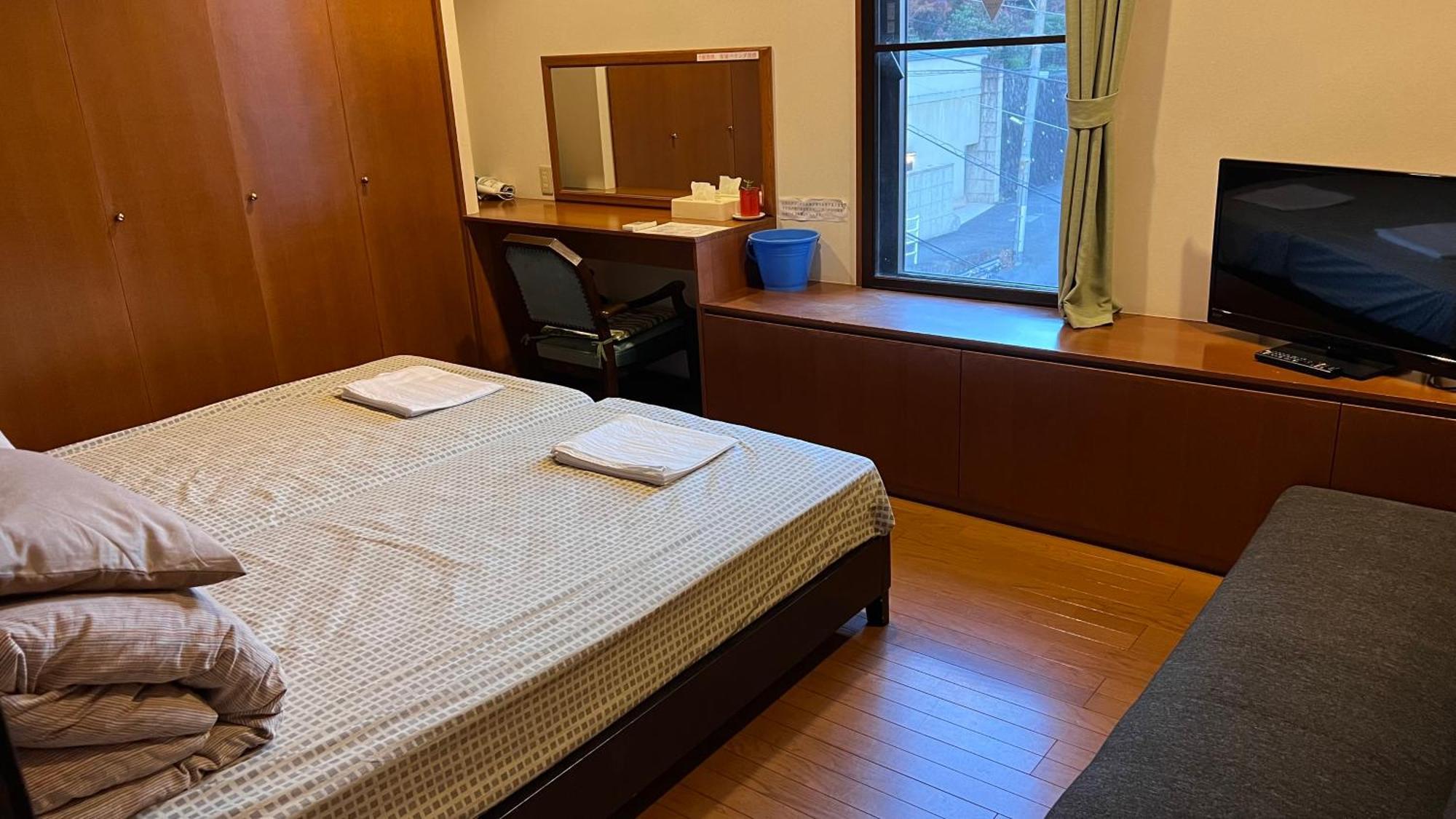 Atami Onsen Guest House Megumi Exterior photo